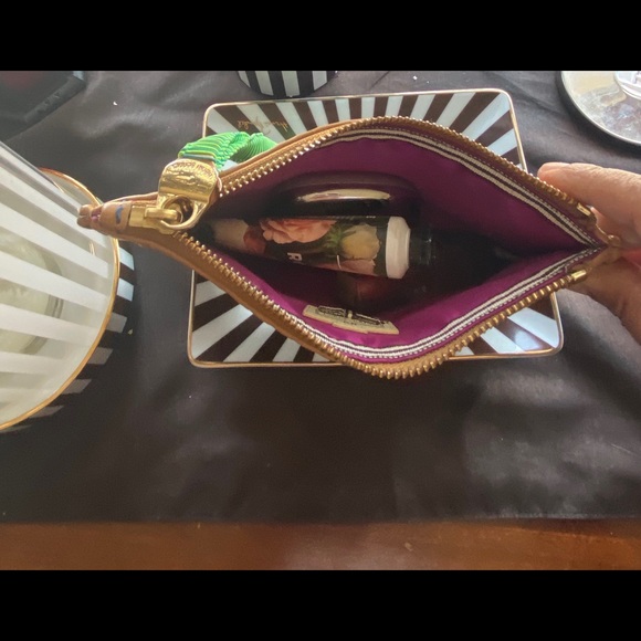 Henri Bendel wristlet